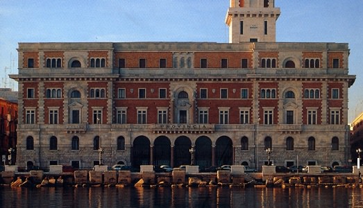 Cosa succede quando pubblico e privato si incontrano? Se ne parla in una conferenza al Palazzo della Provincia di Bari
